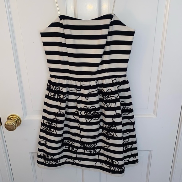 Lilly Pulitzer Dresses & Skirts - Lilly Pulitzer Payton Black White Swizzle Dress